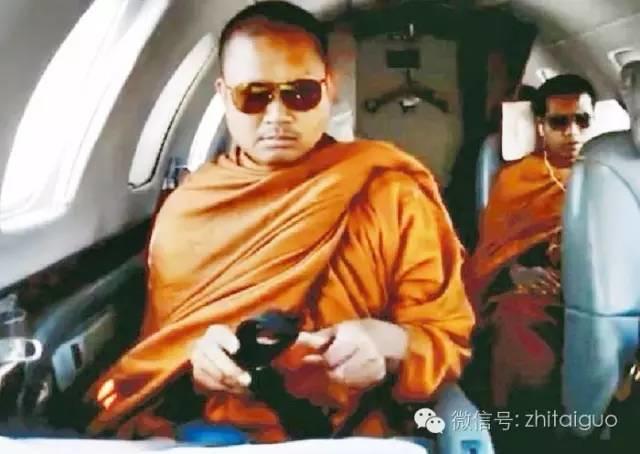 3年前那个乘私人飞机挎名包炫富的泰国僧人，这次要漂洋过海从美国回泰了……-图片6