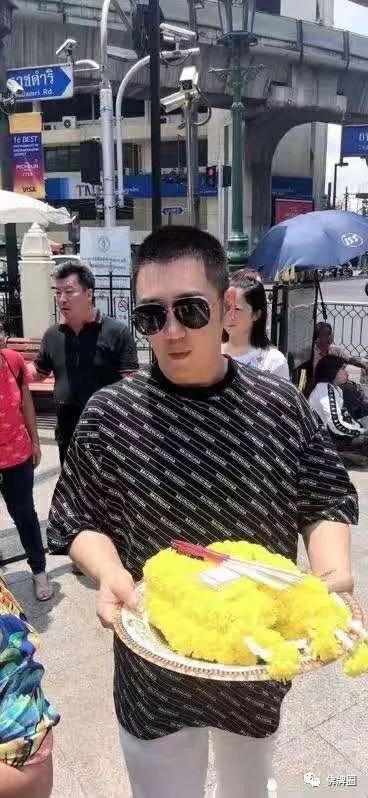 杨紫 沈涛 陈浩民，大家都拜四面神！【泰国佛牌】