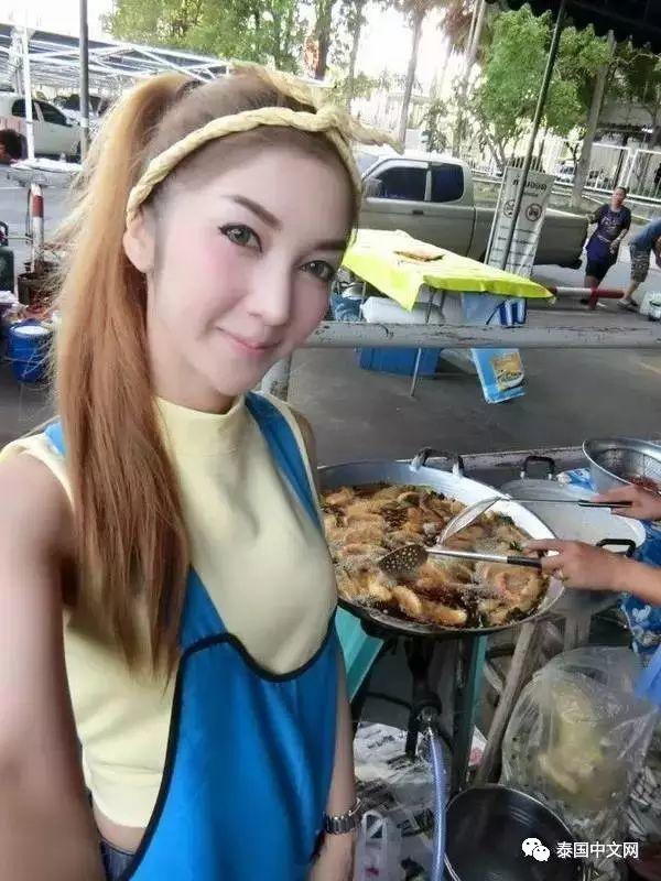 泰国又现“加油西施”,加油送香吻,男司机大排长龙!【泰国佛牌】 泰国又现“加油西施”,加油送香吻,男司机大排长龙!【泰国佛牌】