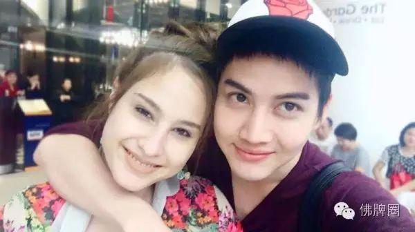 泰国明星做功德不忘秀恩爱【泰国佛牌】