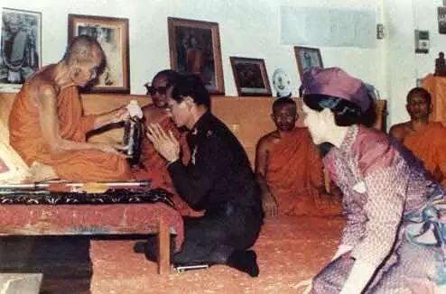 普密蓬国王去世!深表哀悼!【泰国佛牌】 普密蓬国王去世!深表哀悼!-图片13