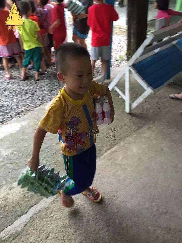 【活动现场】2016年09月25日捐助孤儿院实况【泰国佛牌】 【活动现场】2016年09月25日捐助孤儿院实况-图片21