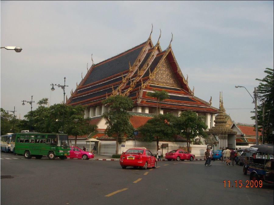 泰国佛寺介绍:泰国最大的卧佛——卧佛寺【泰国佛牌】 泰国佛寺介绍:泰国最大的卧佛——卧佛寺-图片1