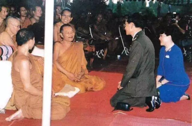 普密蓬国王去世!深表哀悼!【泰国佛牌】 普密蓬国王去世!深表哀悼!-图片19