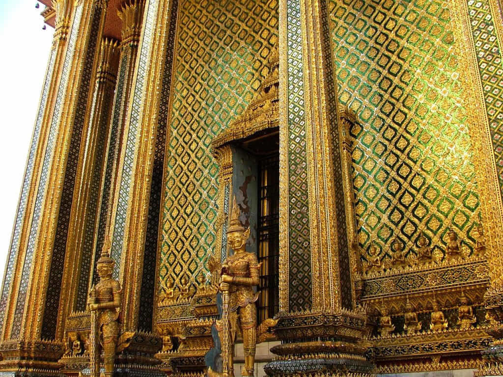 泰国佛寺介绍:尊贵无比的象征——玉佛寺【泰国佛牌】 泰国佛寺介绍:尊贵无比的象征——玉佛寺-图片4