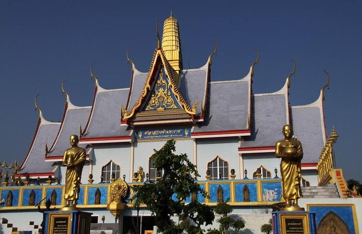 泰国佛寺介绍：世界上最大的金佛——金佛寺-图片1