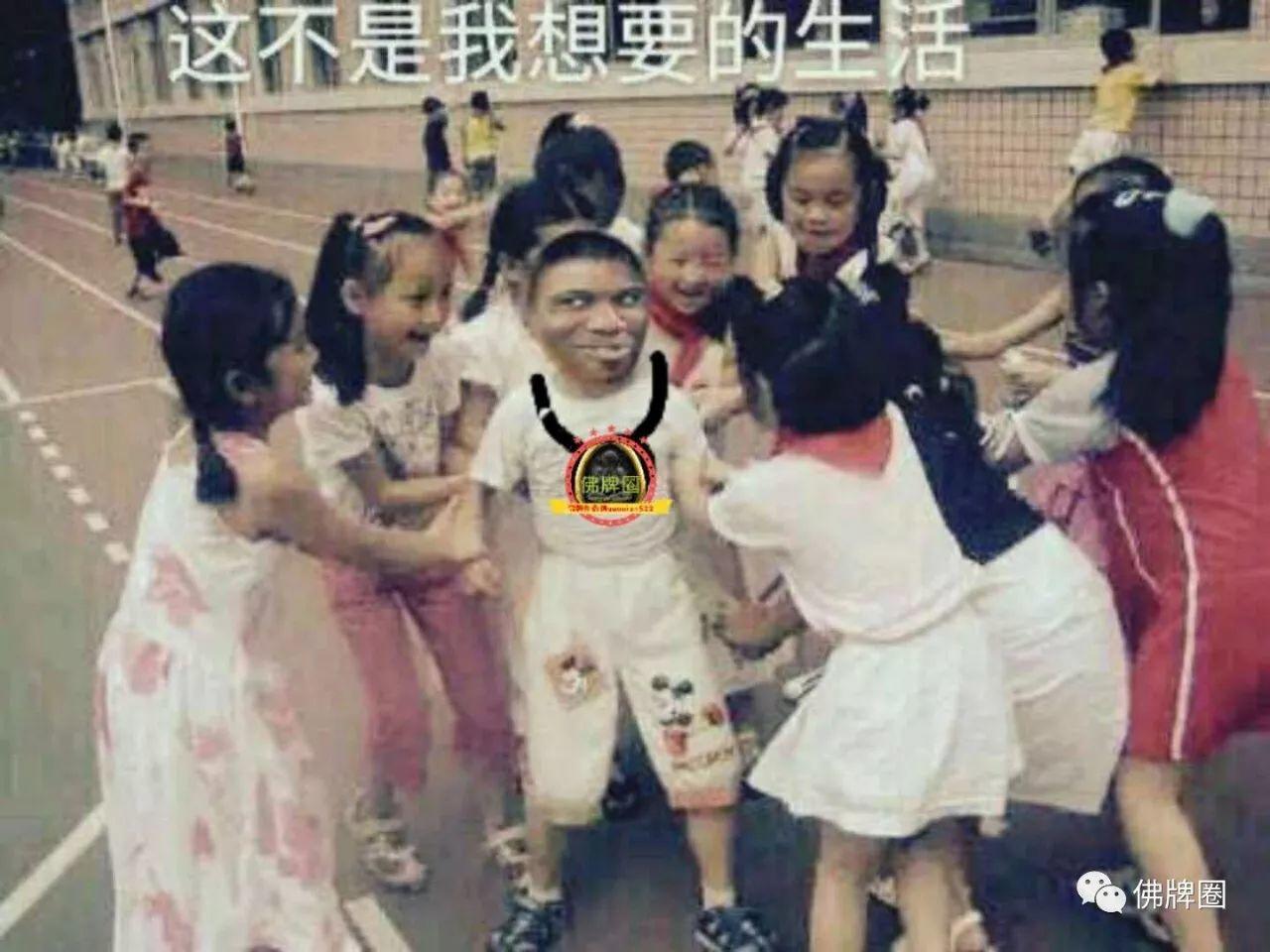 将头发梳成大人模样 穿上一身帅气西装 这样戴佛牌一定比想象美! 未成年人可以这么戴佛牌~【泰国佛牌】 将头发梳成大人模样 穿上一身帅气西装 这样戴佛牌一定比想象美! 未成年人可以这么戴佛牌~-图片5