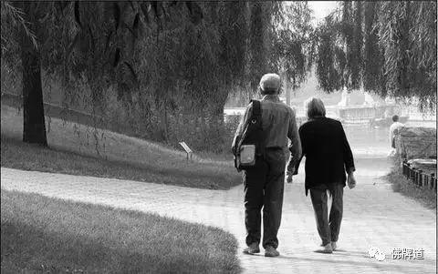 【音频】当家人生病时,我才知道钱有多重要【泰国佛牌】 【音频】当家人生病时,我才知道钱有多重要-图片2