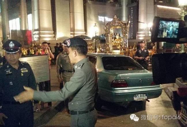 泰国曼谷一轿车冲进四面佛 至少六人受伤-图片1