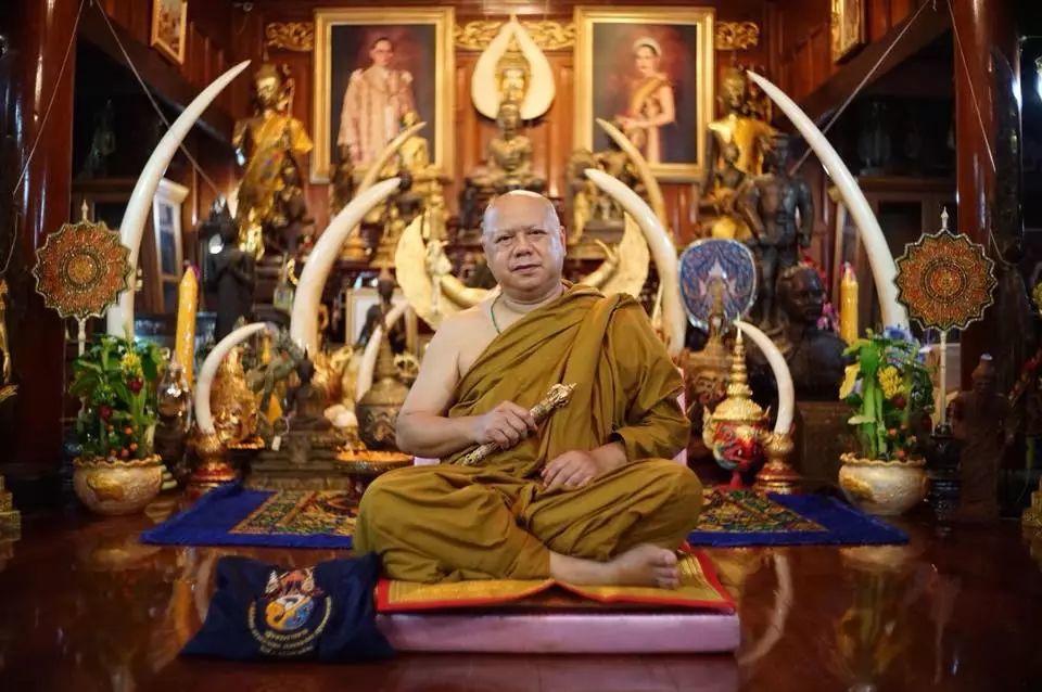 佛牌道51: “鹰神圣僧”--龙婆瓦拉（下）“御僧神鹰”【泰国佛牌】