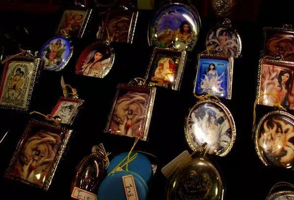 【佛牌道】问答--手工与否是不是判断商业牌的途径?【泰国佛牌】 【佛牌道】问答–手工与否是不是判断商业牌的途径?-图片2