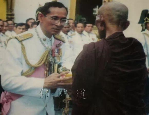 普密蓬国王（泰九世皇）生前拜访过的高僧-图片12
