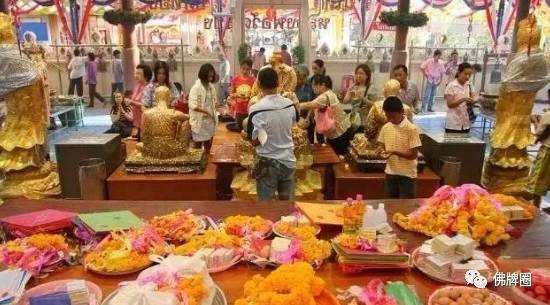 泰国寺庙里那些千奇百怪的还愿方式!【泰国佛牌】 泰国寺庙里那些千奇百怪的还愿方式!-图片5