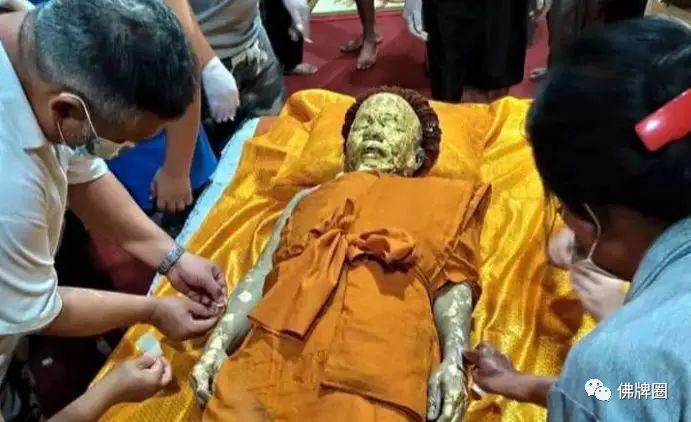 回顾以往,泰国高僧金身不腐新闻遍布全泰!【泰国佛牌】 回顾以往,泰国高僧金身不腐新闻遍布全泰!-图片3