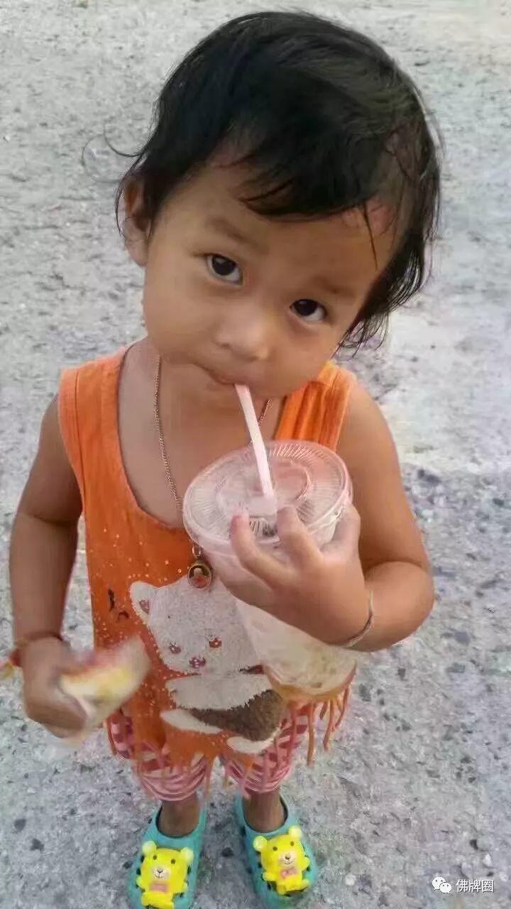 将头发梳成大人模样 穿上一身帅气西装 这样戴佛牌一定比想象美! 未成年人可以这么戴佛牌~【泰国佛牌】 将头发梳成大人模样 穿上一身帅气西装 这样戴佛牌一定比想象美! 未成年人可以这么戴佛牌~-图片6