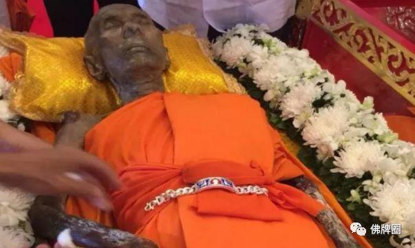 回顾以往,泰国高僧金身不腐新闻遍布全泰!【泰国佛牌】 回顾以往,泰国高僧金身不腐新闻遍布全泰!-图片9