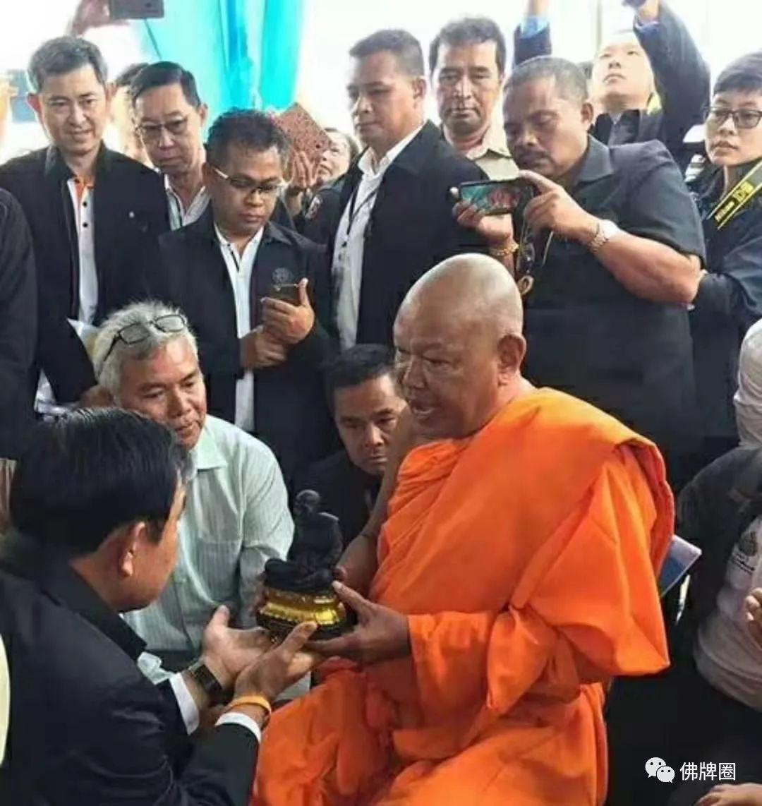巴育：佛牌在手，不惧诅咒！【泰国佛牌】