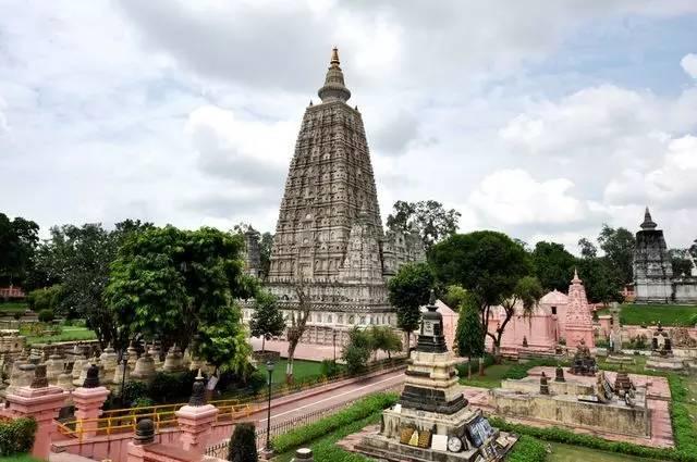 BBC纪实:佛教世界七大胜地【泰国佛牌】 BBC纪实:佛教世界七大胜地-图片2