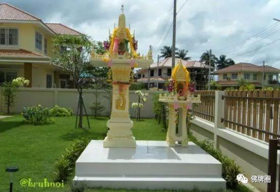 泰国人家门口的神龛,到底是什么来路?【泰国佛牌】 泰国人家门口的神龛,到底是什么来路?-图片1