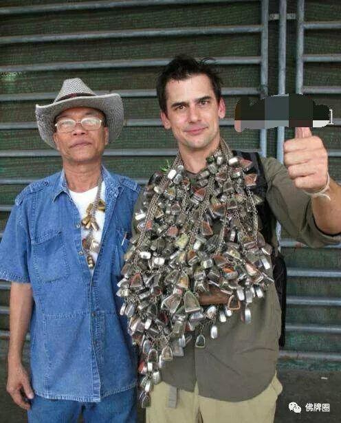 将头发梳成大人模样 穿上一身帅气西装 这样戴佛牌一定比想象美! 未成年人可以这么戴佛牌~【泰国佛牌】 将头发梳成大人模样 穿上一身帅气西装 这样戴佛牌一定比想象美! 未成年人可以这么戴佛牌~-图片2