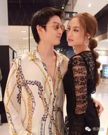 泰国明星做功德不忘秀恩爱【泰国佛牌】