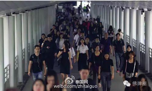 泰国国丧期间,外国人必须要记住这几件事!!!【泰国佛牌】 泰国国丧期间,外国人必须要记住这几件事!!!【泰国佛牌】