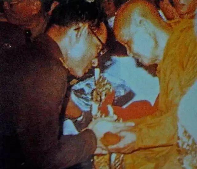 普密蓬国王去世!深表哀悼!【泰国佛牌】 普密蓬国王去世!深表哀悼!-图片21