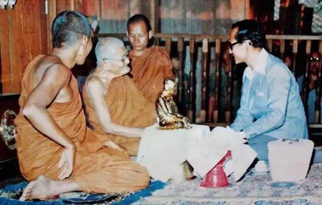 普密蓬国王去世!深表哀悼!【泰国佛牌】 普密蓬国王去世!深表哀悼!-图片20