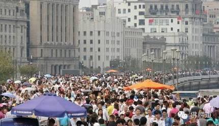 国庆放假啦！ 小成和朋友们分享一则故事【泰国佛牌】