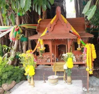 泰国人家门口的神龛,到底是什么来路?【泰国佛牌】 泰国人家门口的神龛,到底是什么来路?-图片6
