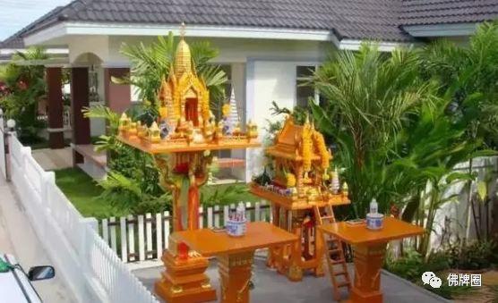 泰国人家门前的神秘供台,其中有何秘密?【泰国佛牌】 泰国人家门前的神秘供台,其中有何秘密?-图片1