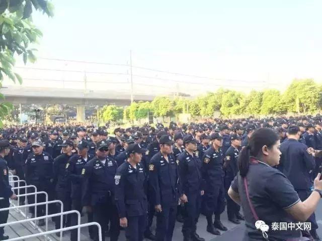 泰国最大佛寺跟军政府斗智斗勇，和尚绝食抗议【泰国佛牌】