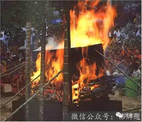 【佛牌道】问答--我请了阴牌该怎么办呢?【泰国佛牌】 【佛牌道】问答--我请了阴牌该怎么办呢?【泰国佛牌】