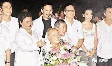 白龙王逝世多年仍受明星尊崇，却一生拒见三大巨星！【泰国佛牌】