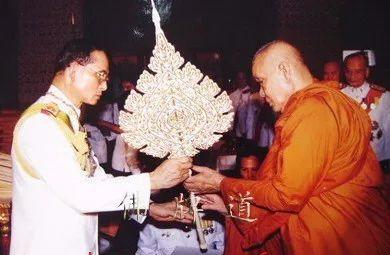 普密蓬国王（泰九世皇）生前拜访过的高僧-图片10