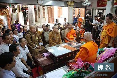 戴着佛牌去中国寺庙-图片4