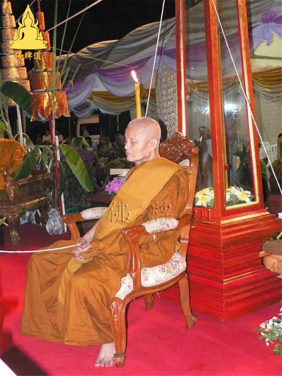 【功德活动】--帮助森林派师父--龙婆通波哇寺庙 建造“大型立尊像”【泰国佛牌】 【功德活动】–帮助森林派师父–龙婆通波哇寺庙 建造“大型立尊像”-图片6