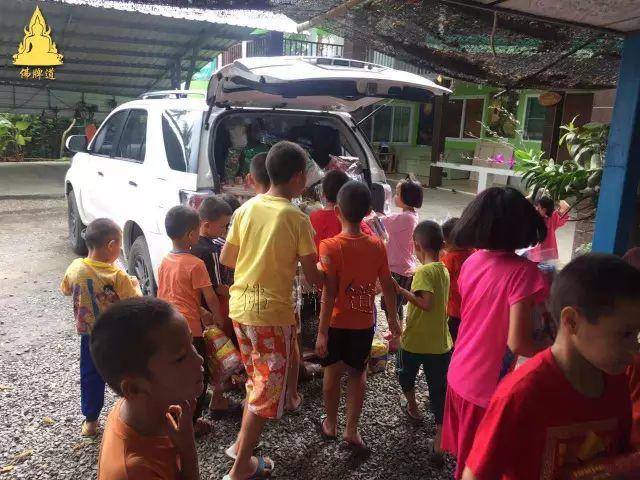 【活动现场】2016年09月25日捐助孤儿院实况【泰国佛牌】 【活动现场】2016年09月25日捐助孤儿院实况-图片15