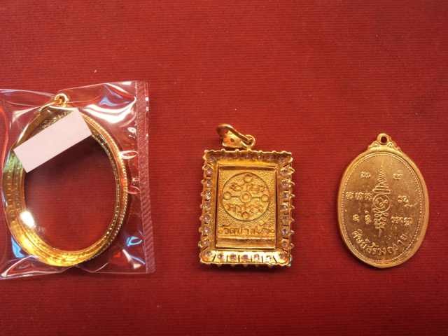 龙婆宋音纯金镶钻佛牌（独此一家）-图片3