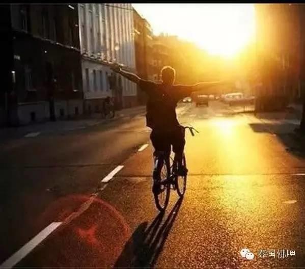 在快速烦躁的当下如何“好好生活”【泰国佛牌】 在快速烦躁的当下如何“好好生活”-图片1