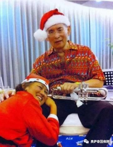 泰国九世王跟家人的那些温暖回忆-图片35