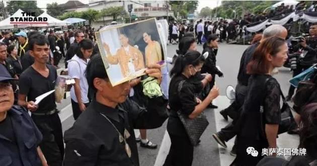 大典之后,国丧何时终结?【泰国佛牌】 大典之后,国丧何时终结?-图片7