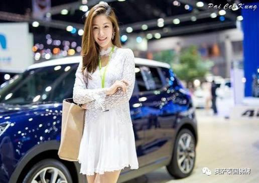 泰国名模出家修行 青丝落尽剃度为尼-图片1