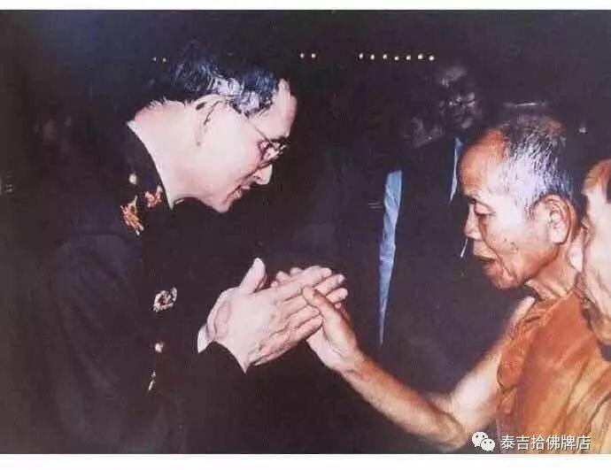 一位父亲的葬礼 举国放假-图片4