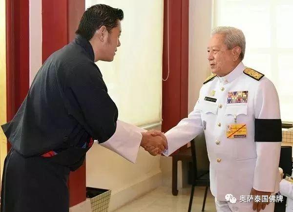 不丹国王主持诵经法会敬拜普密蓬先皇-图片3