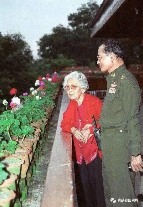 泰国九世王跟家人的那些温暖回忆-图片10