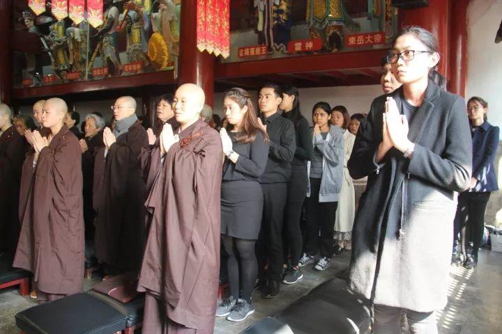 为悼念九世先皇 泰国留学生在中国南京举办诵经法会-图片4