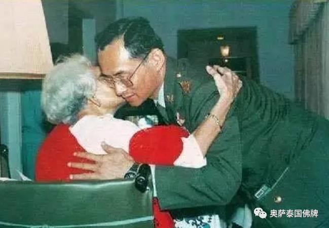 泰国九世王跟家人的那些温暖回忆-图片12