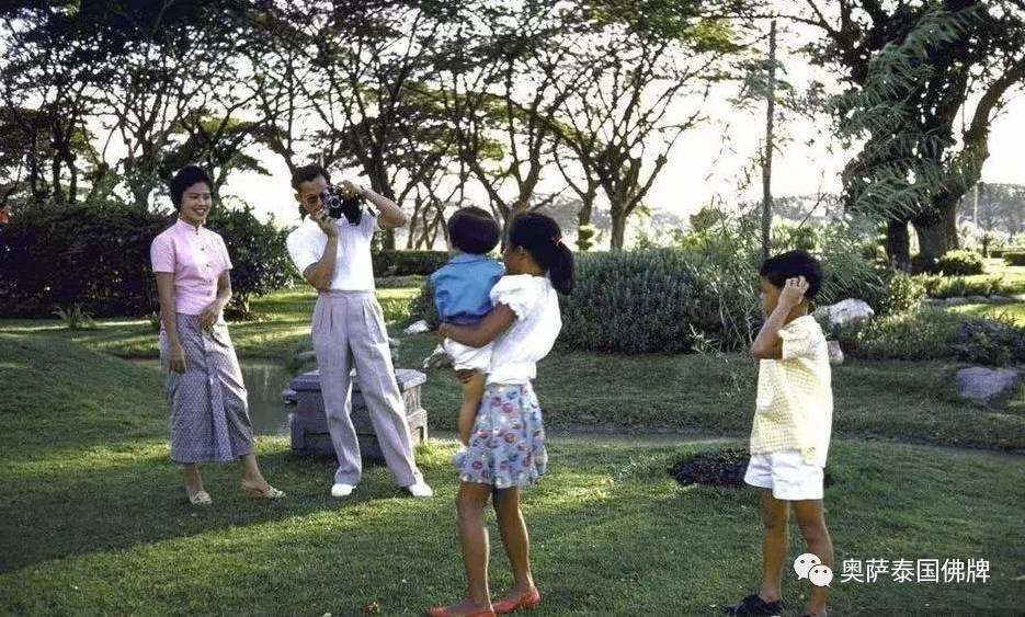 泰国九世王跟家人的那些温暖回忆-图片28