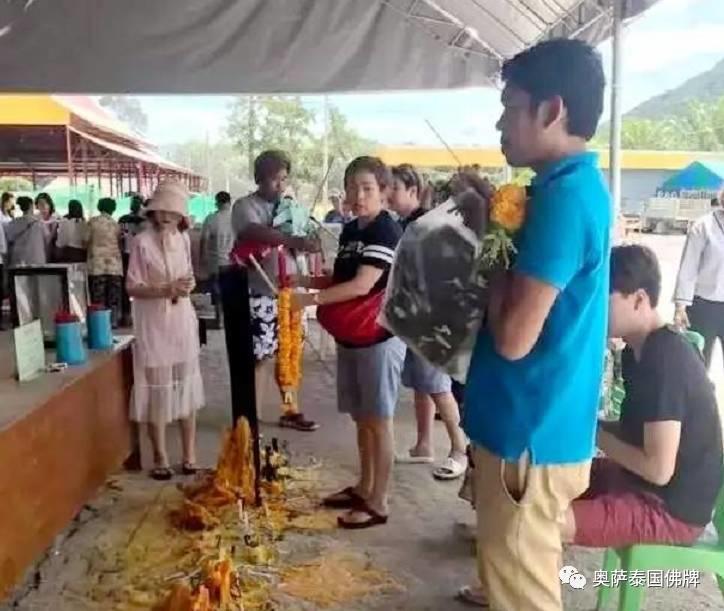 香港土豪泰国寺庙还愿花十多万买鞭炮燃放三小时【泰国佛牌】 香港土豪泰国寺庙还愿花十多万买鞭炮燃放三小时-图片3